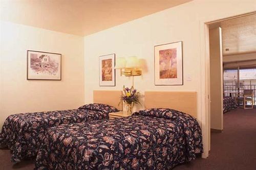 Motel Crown 2*